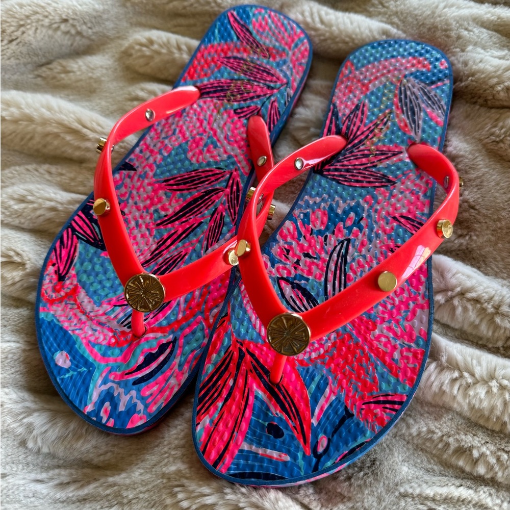 Size 8 Lily flip flops